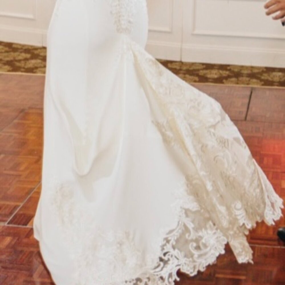 ANNA GRACE Elegant Luxurious Crepe Fabric Lace Designer Wedding Gown Size 4 - Picture 6 of 13